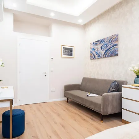 Amethyst - Acacia 2 Bedroom Budapest