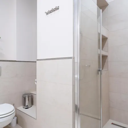 Amethyst - Acacia 2 Bedroom Apartment Budapest